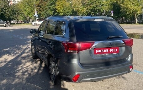 Mitsubishi Outlander III рестайлинг 3, 2016 год, 2 450 000 рублей, 4 фотография