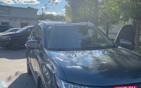 Mitsubishi Outlander III рестайлинг 3, 2016 год, 2 450 000 рублей, 2 фотография