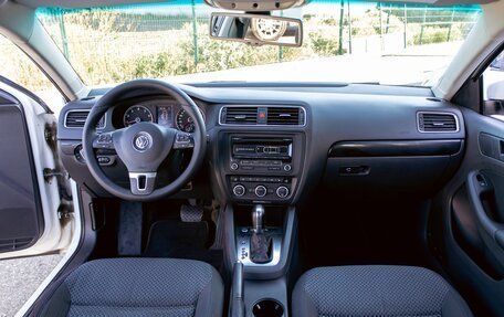 Volkswagen Jetta VI, 2012 год, 1 295 000 рублей, 16 фотография