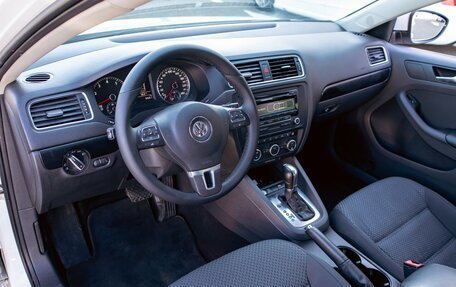 Volkswagen Jetta VI, 2012 год, 1 295 000 рублей, 13 фотография