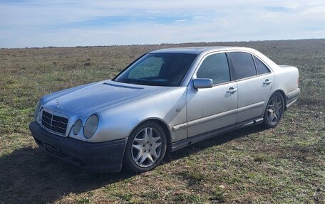 Mercedes-Benz E-Класс, 1997 год, 350 000 рублей, 1 фотография