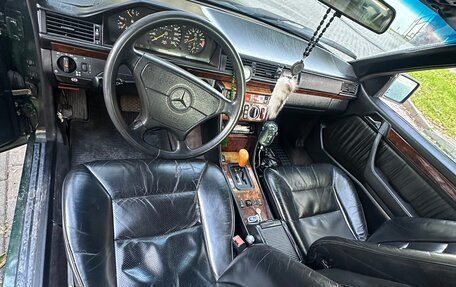 Mercedes-Benz E-Класс, 1993 год, 600 000 рублей, 3 фотография