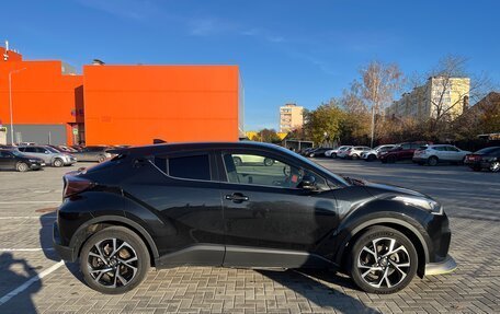 Toyota C-HR I рестайлинг, 2017 год, 1 650 000 рублей, 6 фотография
