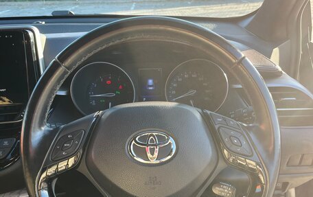 Toyota C-HR I рестайлинг, 2017 год, 1 650 000 рублей, 10 фотография
