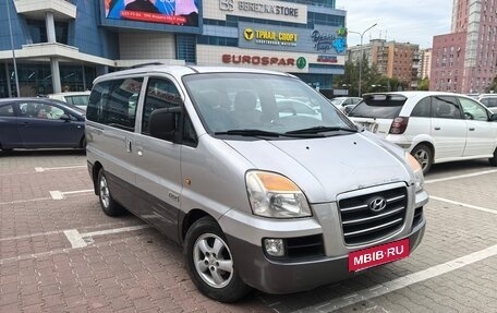 Hyundai H-1 II рестайлинг, 2007 год, 845 000 рублей, 3 фотография