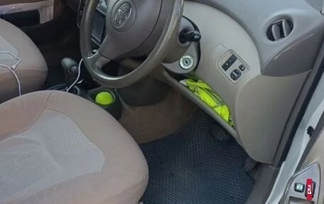Toyota Platz, 2002 год, 360 000 рублей, 7 фотография
