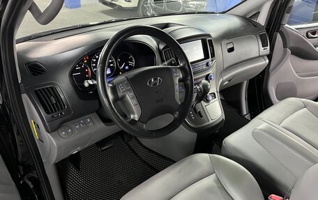 Hyundai Grand Starex Grand Starex I рестайлинг 2, 2019 год, 3 750 000 рублей, 11 фотография