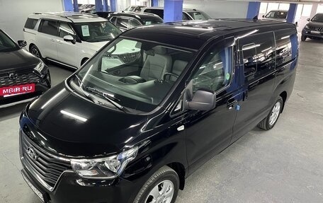 Hyundai Grand Starex Grand Starex I рестайлинг 2, 2019 год, 3 750 000 рублей, 9 фотография