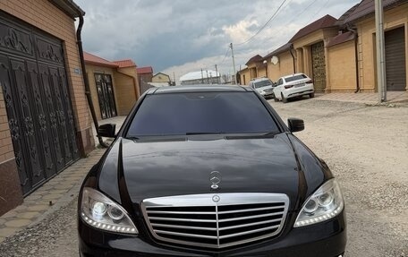 Mercedes-Benz S-Класс, 2005 год, 1 100 000 рублей, 3 фотография