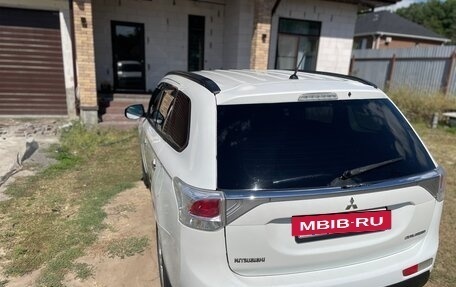 Mitsubishi Outlander III рестайлинг 3, 2013 год, 1 150 000 рублей, 5 фотография
