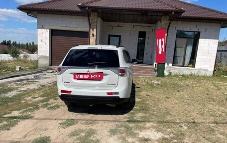 Mitsubishi Outlander III рестайлинг 3, 2013 год, 1 150 000 рублей, 4 фотография