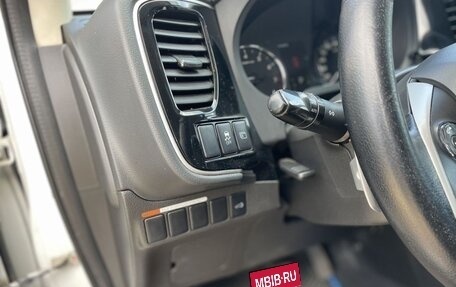 Mitsubishi Outlander III рестайлинг 3, 2013 год, 1 150 000 рублей, 12 фотография