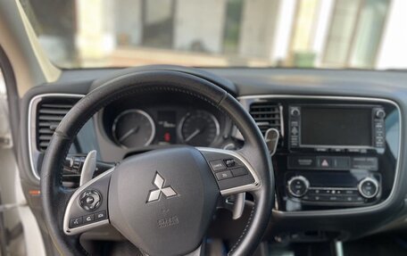 Mitsubishi Outlander III рестайлинг 3, 2013 год, 1 150 000 рублей, 14 фотография