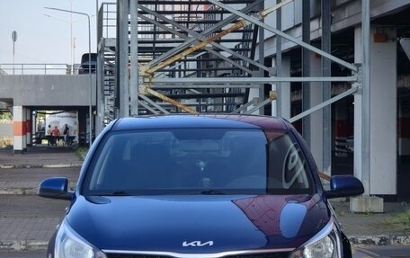 KIA Rio IV, 2021 год, 1 800 000 рублей, 1 фотография