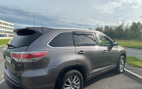 Toyota Highlander III, 2015 год, 3 000 000 рублей, 3 фотография