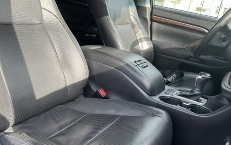 Toyota Highlander III, 2015 год, 3 000 000 рублей, 11 фотография
