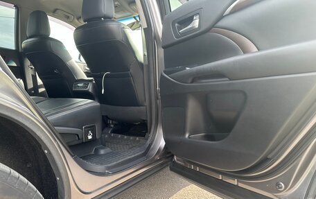 Toyota Highlander III, 2015 год, 3 000 000 рублей, 9 фотография