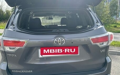 Toyota Highlander III, 2015 год, 3 000 000 рублей, 8 фотография