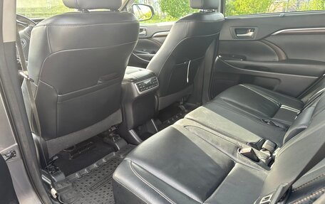 Toyota Highlander III, 2015 год, 3 000 000 рублей, 15 фотография