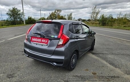 Honda Fit III, 2018 год, 925 000 рублей, 3 фотография