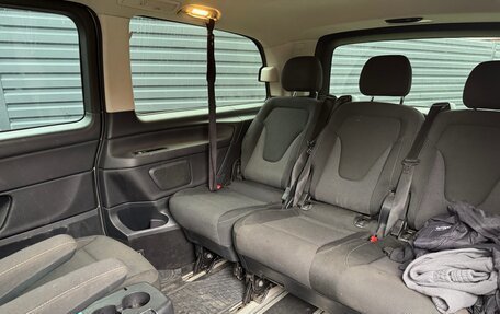Mercedes-Benz V-Класс, 2016 год, 2 600 000 рублей, 18 фотография