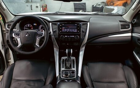 Mitsubishi Pajero Sport III рестайлинг, 2019 год, 2 515 000 рублей, 15 фотография