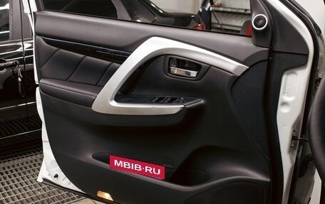 Mitsubishi Pajero Sport III рестайлинг, 2019 год, 2 515 000 рублей, 12 фотография