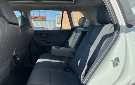 Toyota RAV4, 2026 год, 4 050 000 рублей, 26 фотография