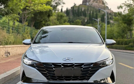 Hyundai Elantra, 2022 год, 1 700 000 рублей, 2 фотография