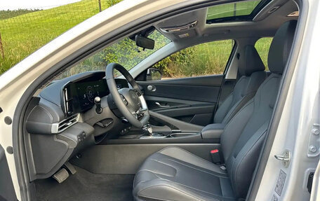 Hyundai Elantra, 2022 год, 1 700 000 рублей, 10 фотография