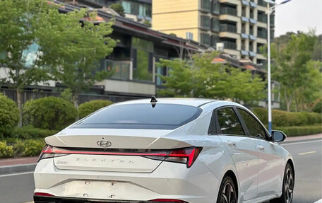 Hyundai Elantra, 2022 год, 1 700 000 рублей, 6 фотография