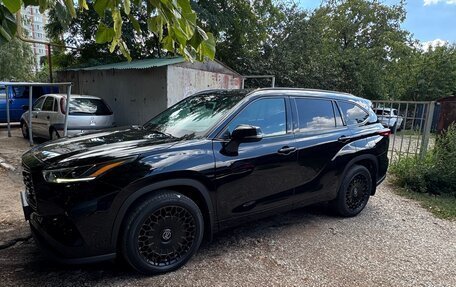 Toyota Highlander, 2021 год, 5 500 000 рублей, 4 фотография