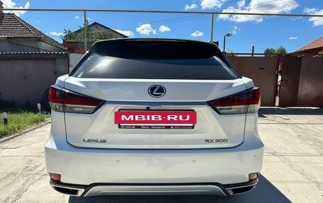 Lexus RX IV рестайлинг, 2020 год, 5 300 000 рублей, 4 фотография