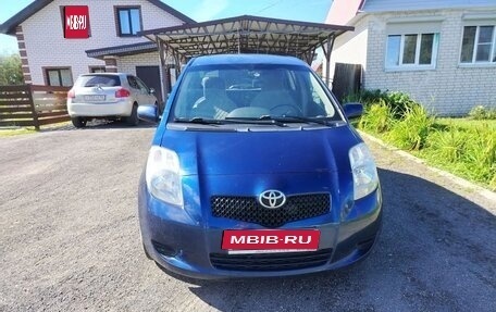 Toyota Yaris III рестайлинг, 2007 год, 500 000 рублей, 1 фотография