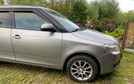 Skoda Fabia II, 2009 год, 290 000 рублей, 4 фотография