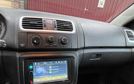 Skoda Fabia II, 2009 год, 290 000 рублей, 13 фотография