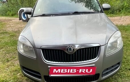 Skoda Fabia II, 2009 год, 290 000 рублей, 3 фотография