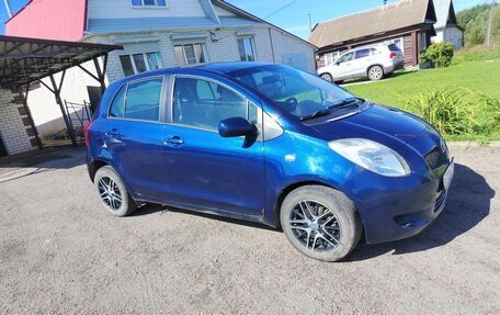 Toyota Yaris III рестайлинг, 2007 год, 500 000 рублей, 2 фотография