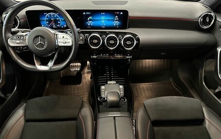 Mercedes-Benz A-Класс, 2020 год, 2 550 000 рублей, 22 фотография