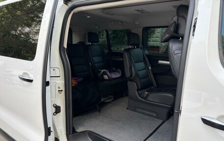 Peugeot Traveller I, 2021 год, 3 250 000 рублей, 18 фотография