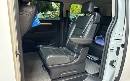 Peugeot Traveller I, 2021 год, 3 250 000 рублей, 21 фотография