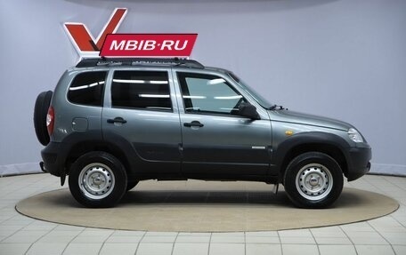 Chevrolet Niva I рестайлинг, 2017 год, 690 000 рублей, 4 фотография