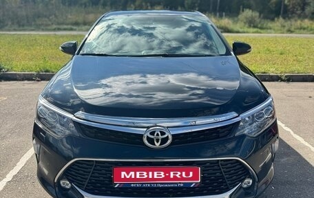 Toyota Camry, 2017 год, 2 300 000 рублей, 1 фотография