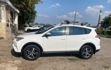Toyota RAV4, 2016 год, 2 050 000 рублей, 2 фотография