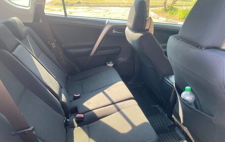 Toyota RAV4, 2016 год, 2 050 000 рублей, 6 фотография