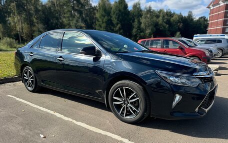 Toyota Camry, 2017 год, 2 300 000 рублей, 5 фотография