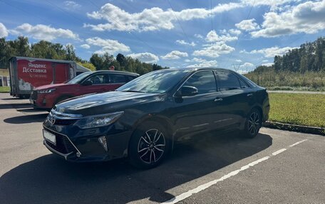 Toyota Camry, 2017 год, 2 300 000 рублей, 2 фотография