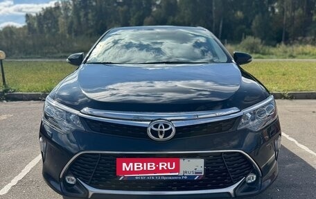 Toyota Camry, 2017 год, 2 300 000 рублей, 4 фотография