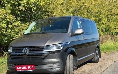 Volkswagen Multivan T6 рестайлинг, 2021 год, 4 500 000 рублей, 3 фотография