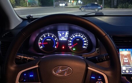 Hyundai Solaris II рестайлинг, 2012 год, 800 000 рублей, 9 фотография